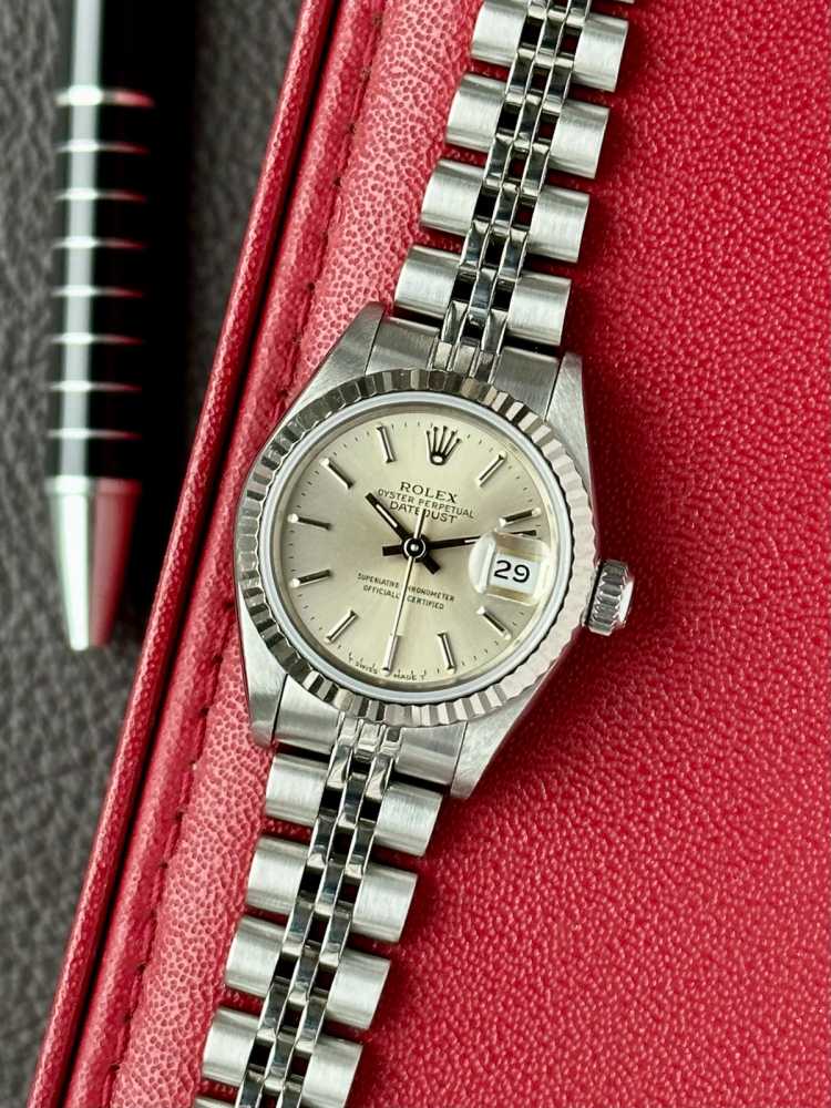 Current image for Rolex Lady Datejust 69174 Silver 1991 with original box and papers