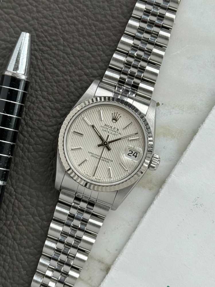 Featured image for Rolex Midsize Datejust 68274 Silver 1993 with original box and papers