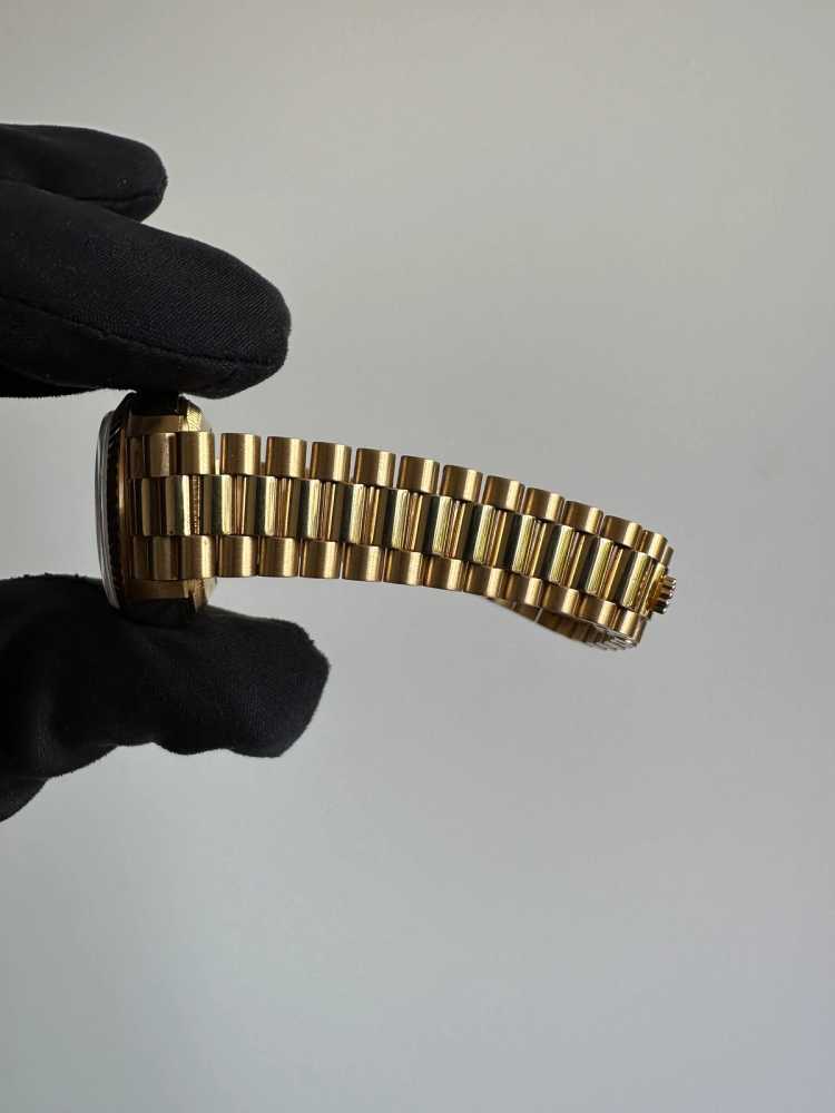 Image for Rolex Lady-Datejust "Diamond" 69178G Gold 1990 with original box and papers