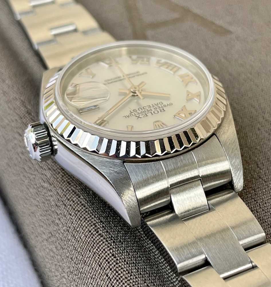 Detail image for Rolex Lady Datejust "Mother of Pearl" 79174 Mother of Pearl 2002 with original box and papers