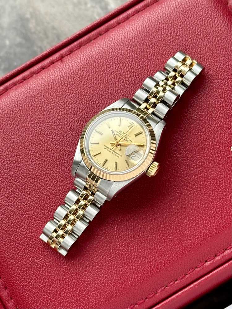 Wrist shot image for Rolex Lady Datejust 69173 Gold 1991 with original box and papers 2