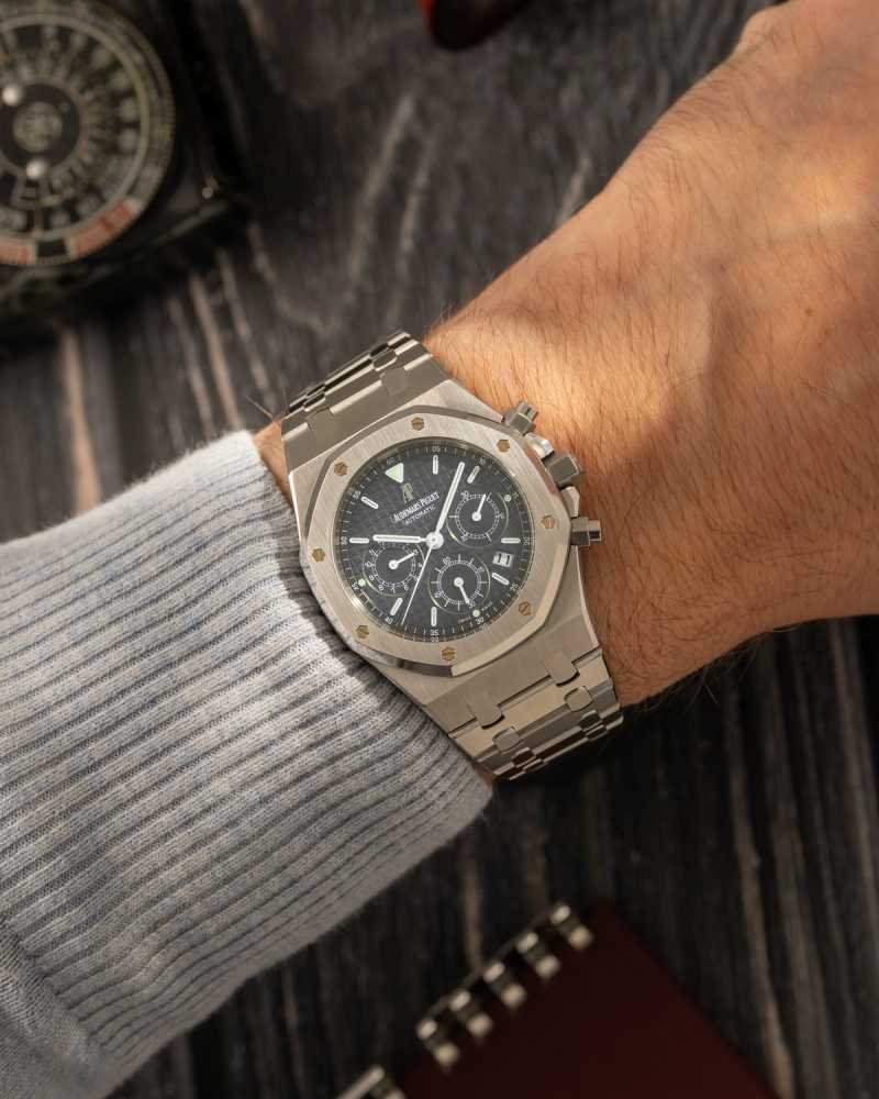 Wrist shot image for Audemars Piguet Royal Oak Chronograph 25860ST Blue 2002 with original box and papers