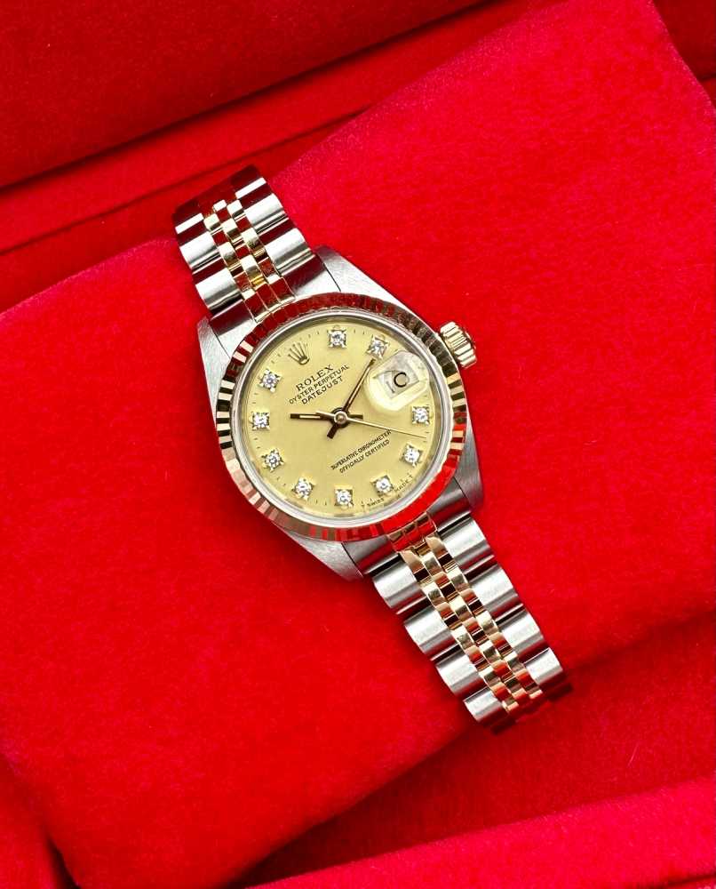 Wrist image for Rolex Lady-Datejust "Diamond" 69173G Gold 1987 with original box and papers