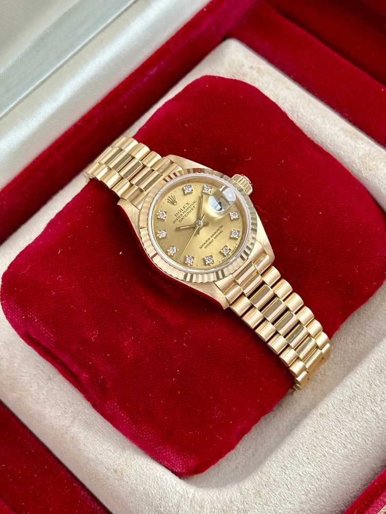 Wrist image for Rolex Lady-Datejust "Diamond" 69178G Gold 1993 with original box and papers 2