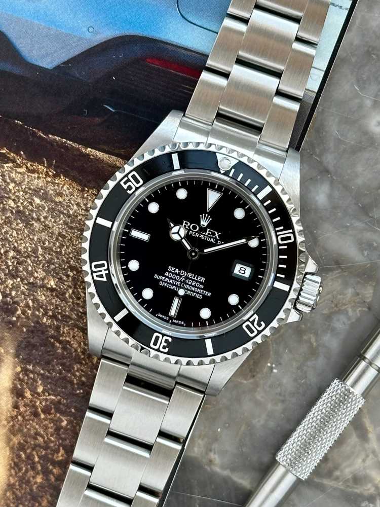 Featured image for Rolex Sea-Dweller 16600 Black 2000 2