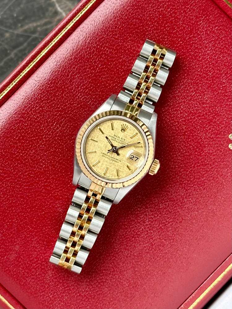 Wrist image for Rolex Lady-Datejust "Linen" 69173 Gold 1987 with original box and papers