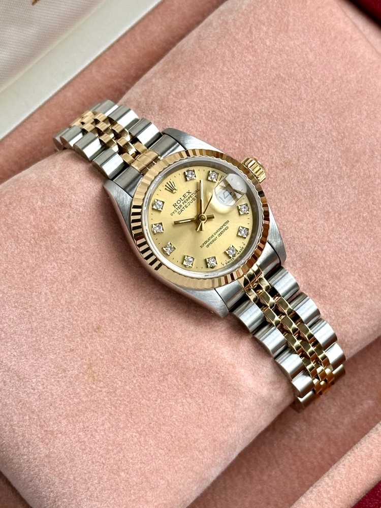 Wrist shot image for Rolex Lady-Datejust "Diamond" 69173G Gold 1993 with original box and papers 4