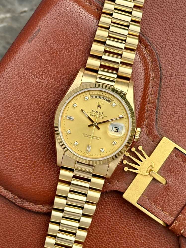 Featured image for Rolex Day-Date 18238 Gold 1988 with original box and papers