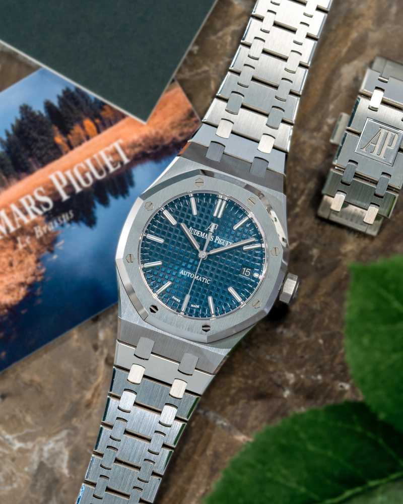 Featured image for Audemars Piguet Royal Oak "Blue Dial" 15450ST Blue 2020 with original box and papers
