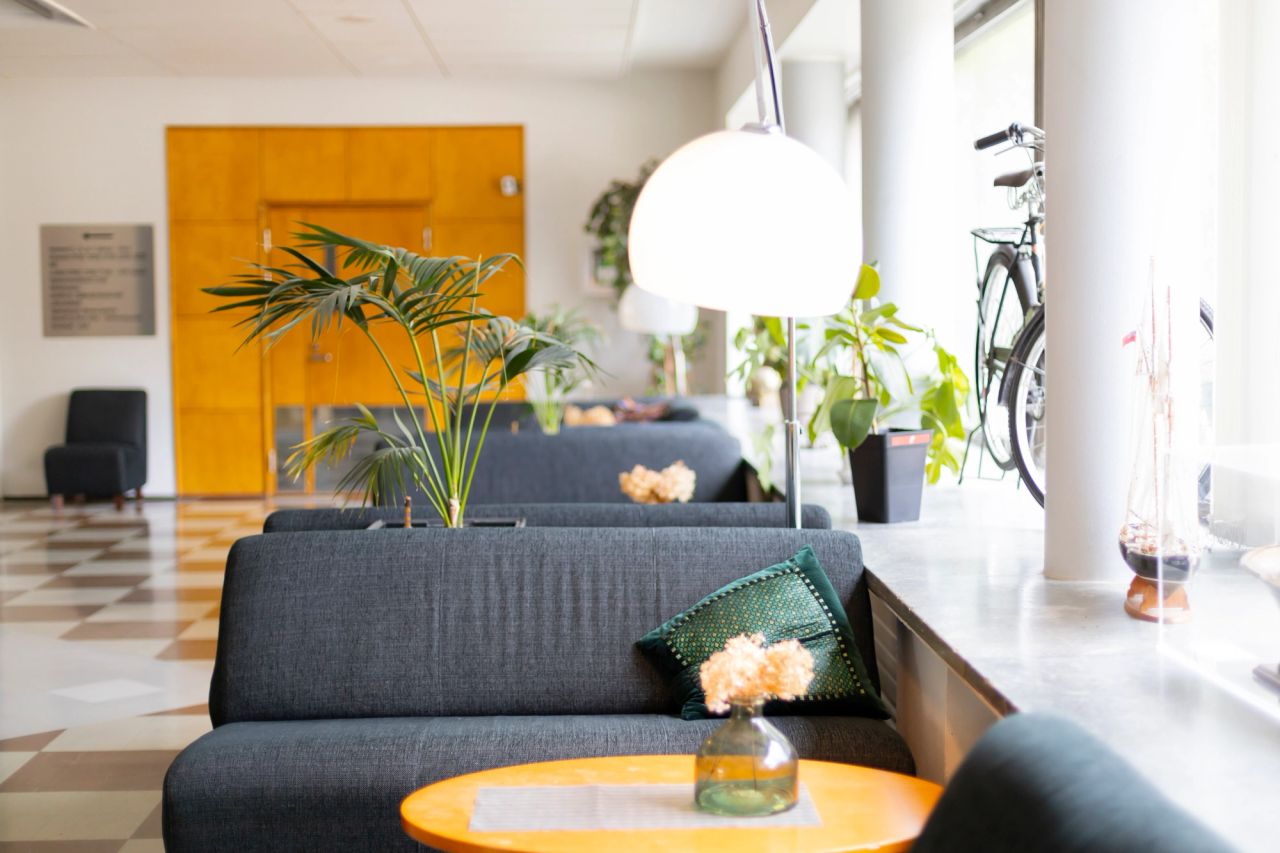 Restaurante y zona de comedor en Kiljava Resort con vistas al bosque