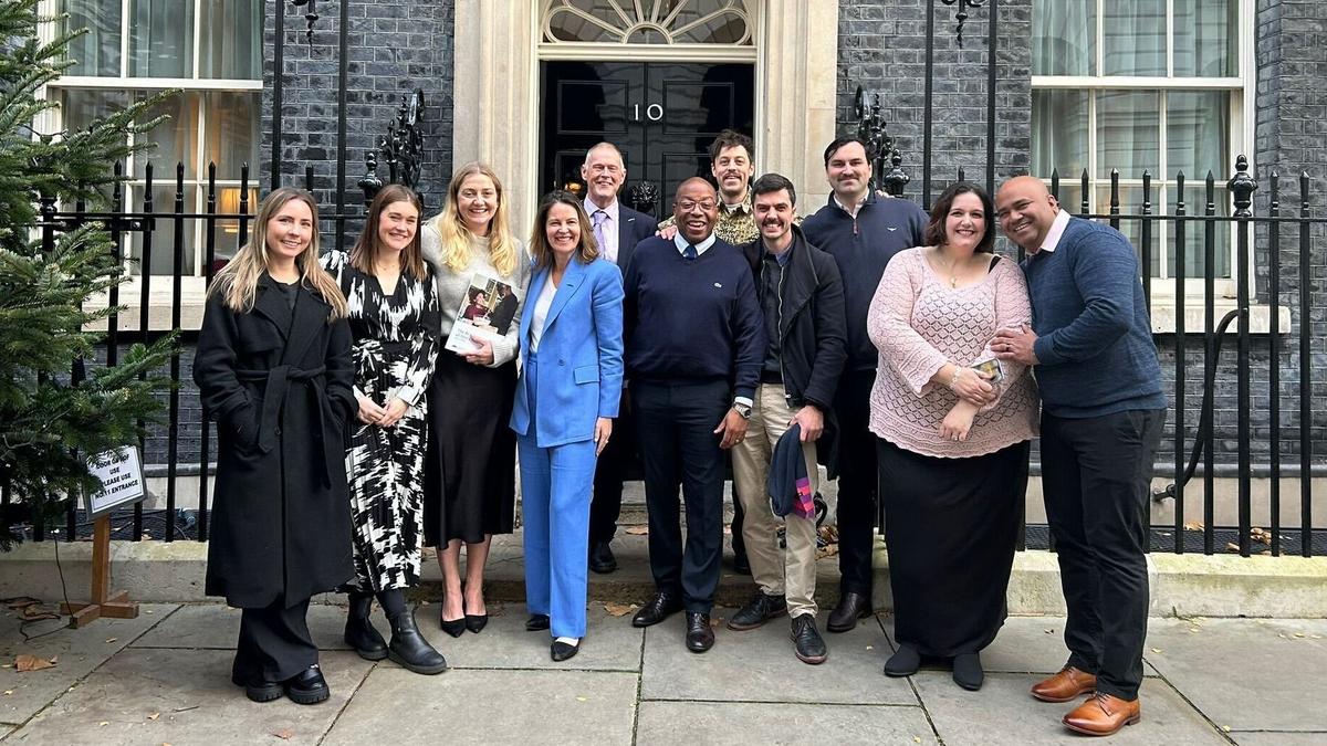 10 Downing street door group photo