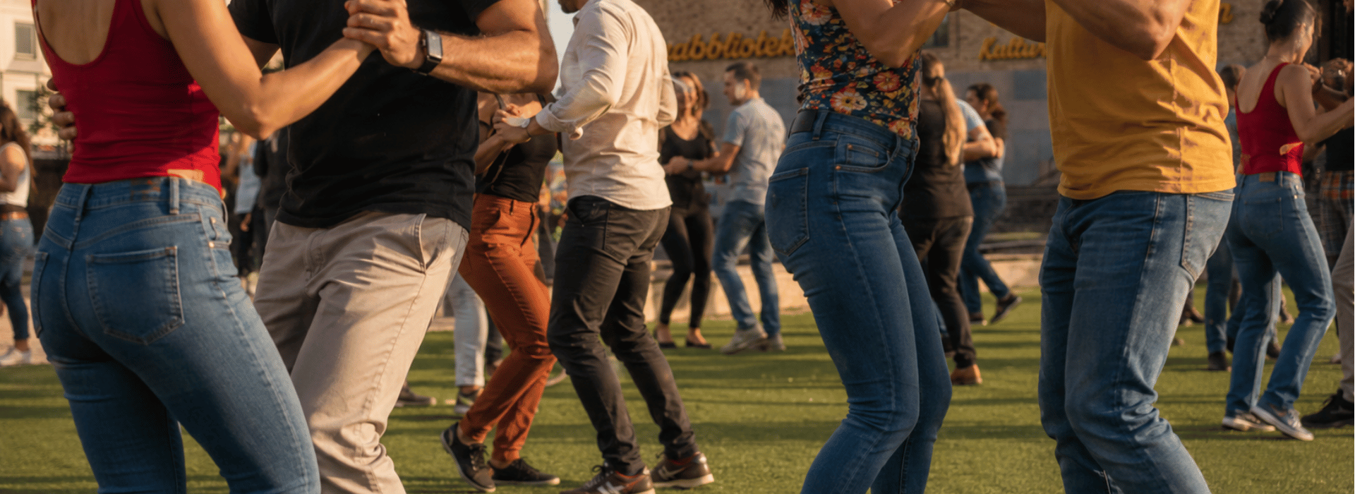 Sommar på Medis: Bachata med Alberto Anturi (Bailalo)