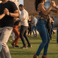Sommar på Medis: Salsa med liveband El Ciclón del Son
