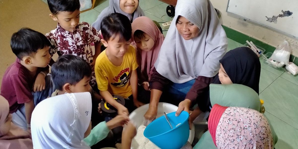 IKHTIAR BELAJAR TUNTAS, MENANAM KACANG HINGGA JADI KUE