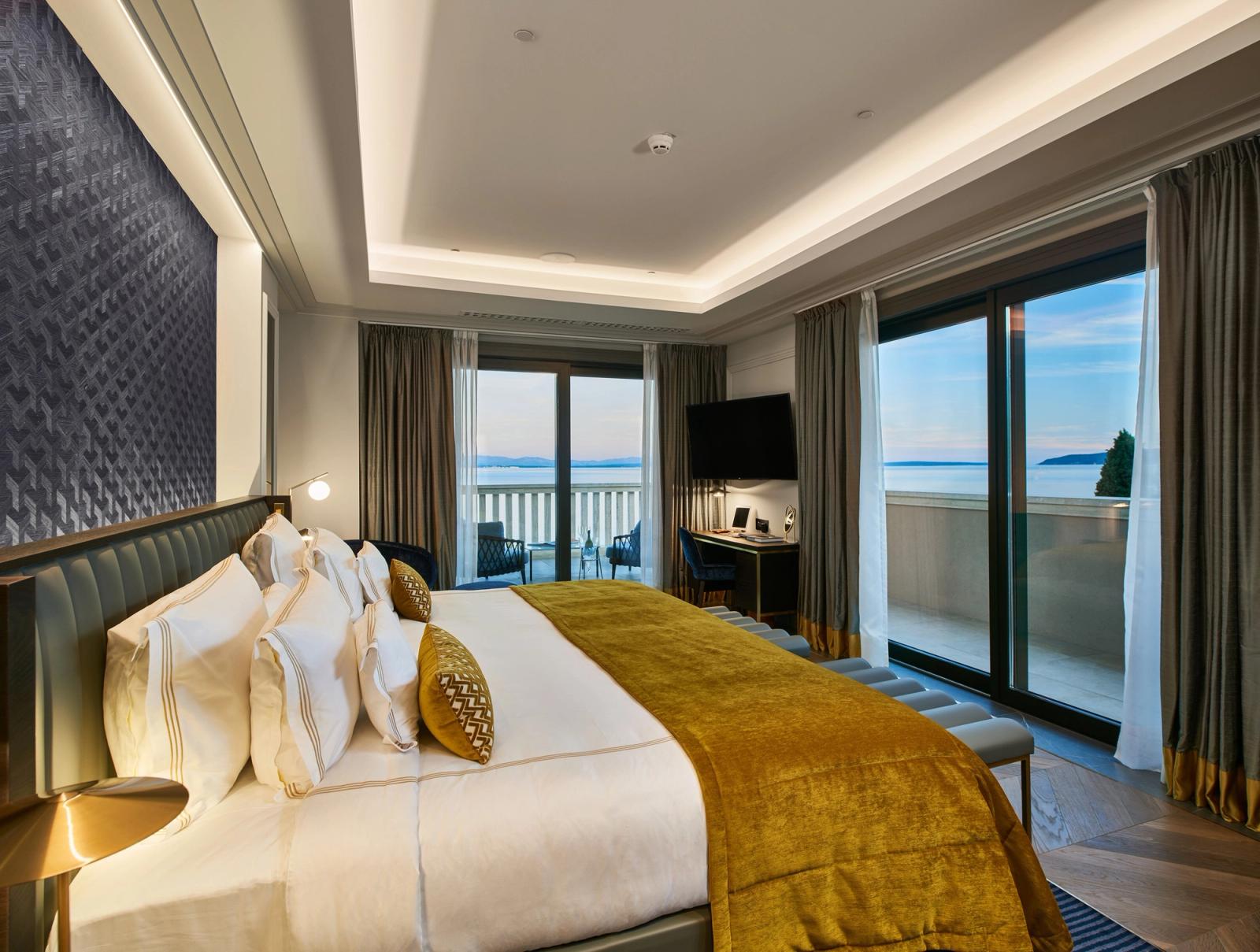 A sea-view suite