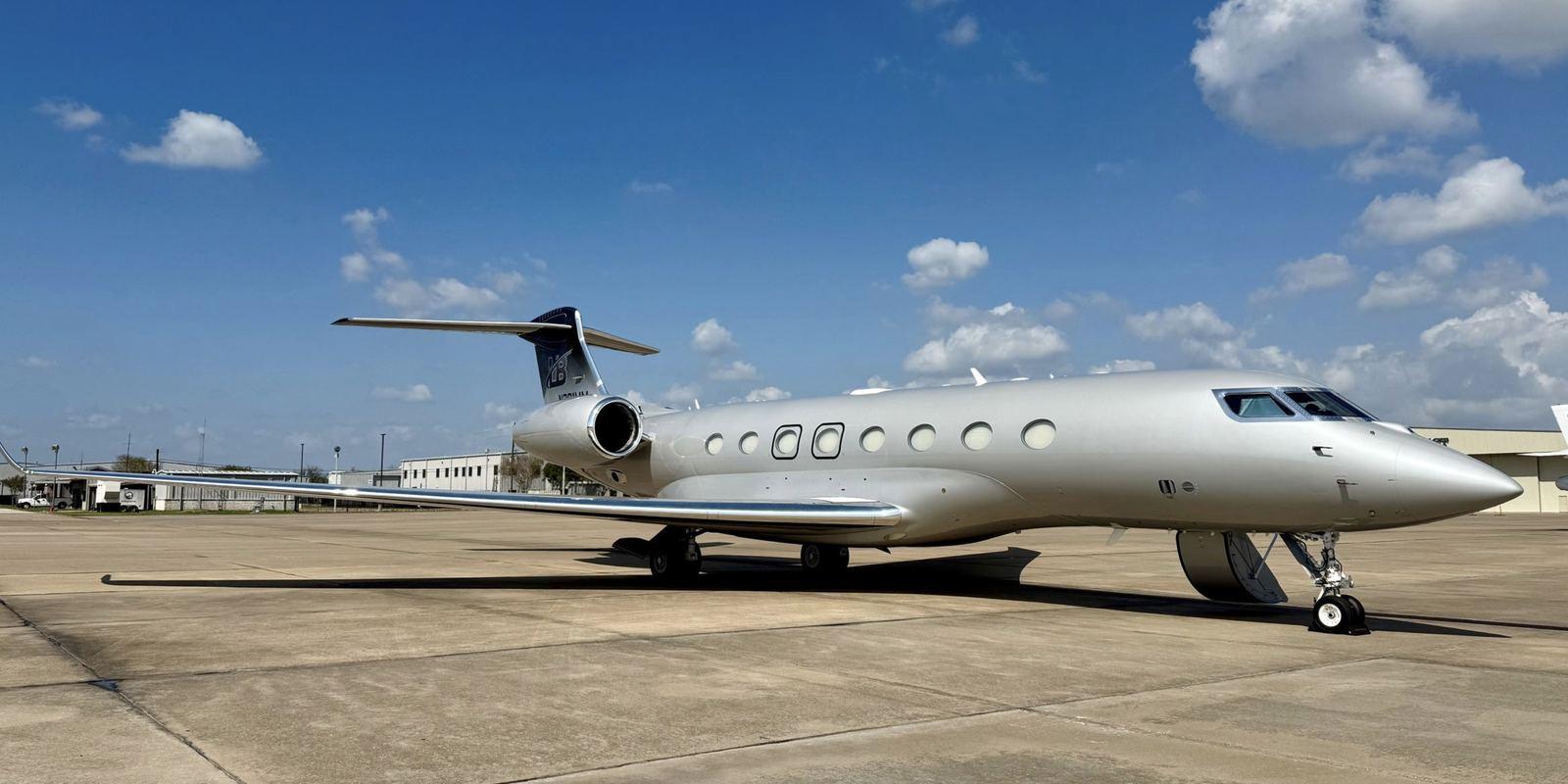 Gulfstream G650ER, a ultra long range private jet available for charter with ORRAIA