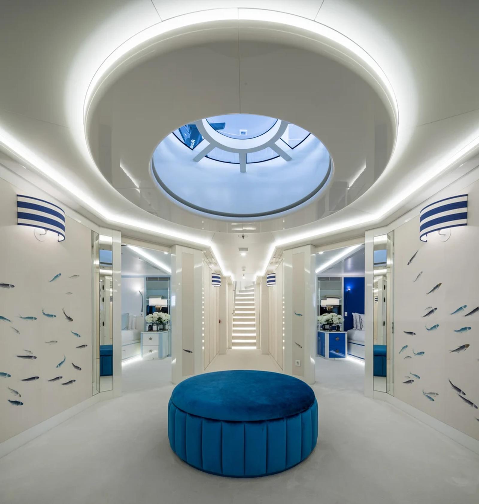 CORAL OCEAN — guest lobby atrium