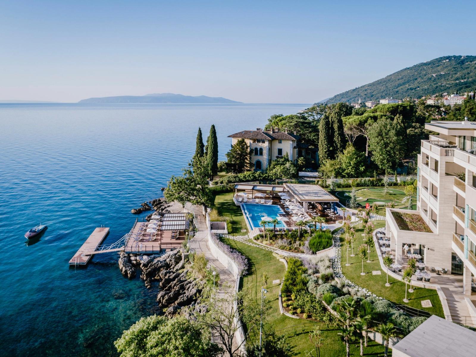Ikador and its gardens from the sea