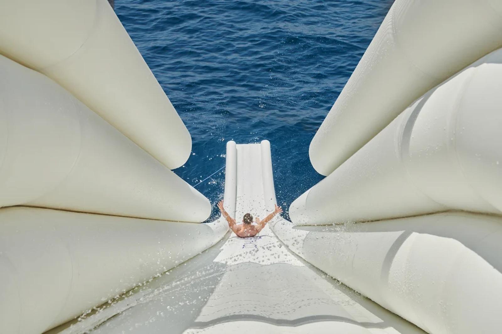 CORAL OCEAN — inflatable slide