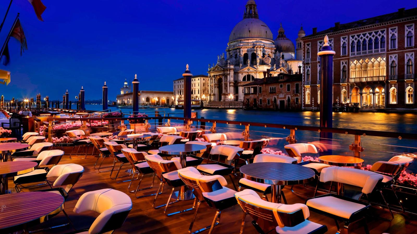 The Riva Lounge at dusk, Santa Maria della Salute beyond