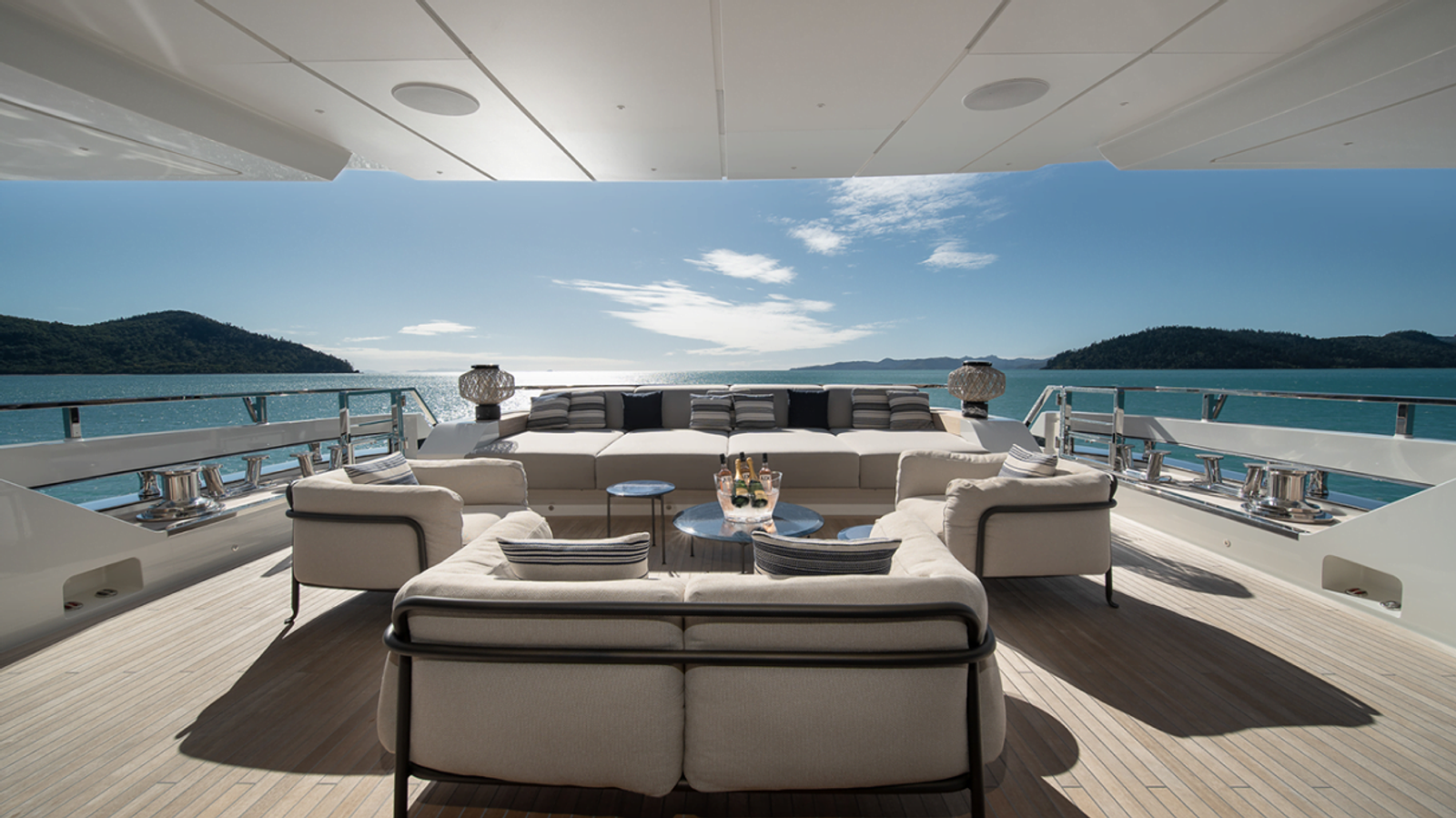 AIX motor yacht — aft deck lounge