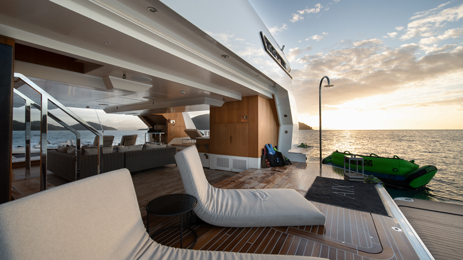 AIX motor yacht — beach club