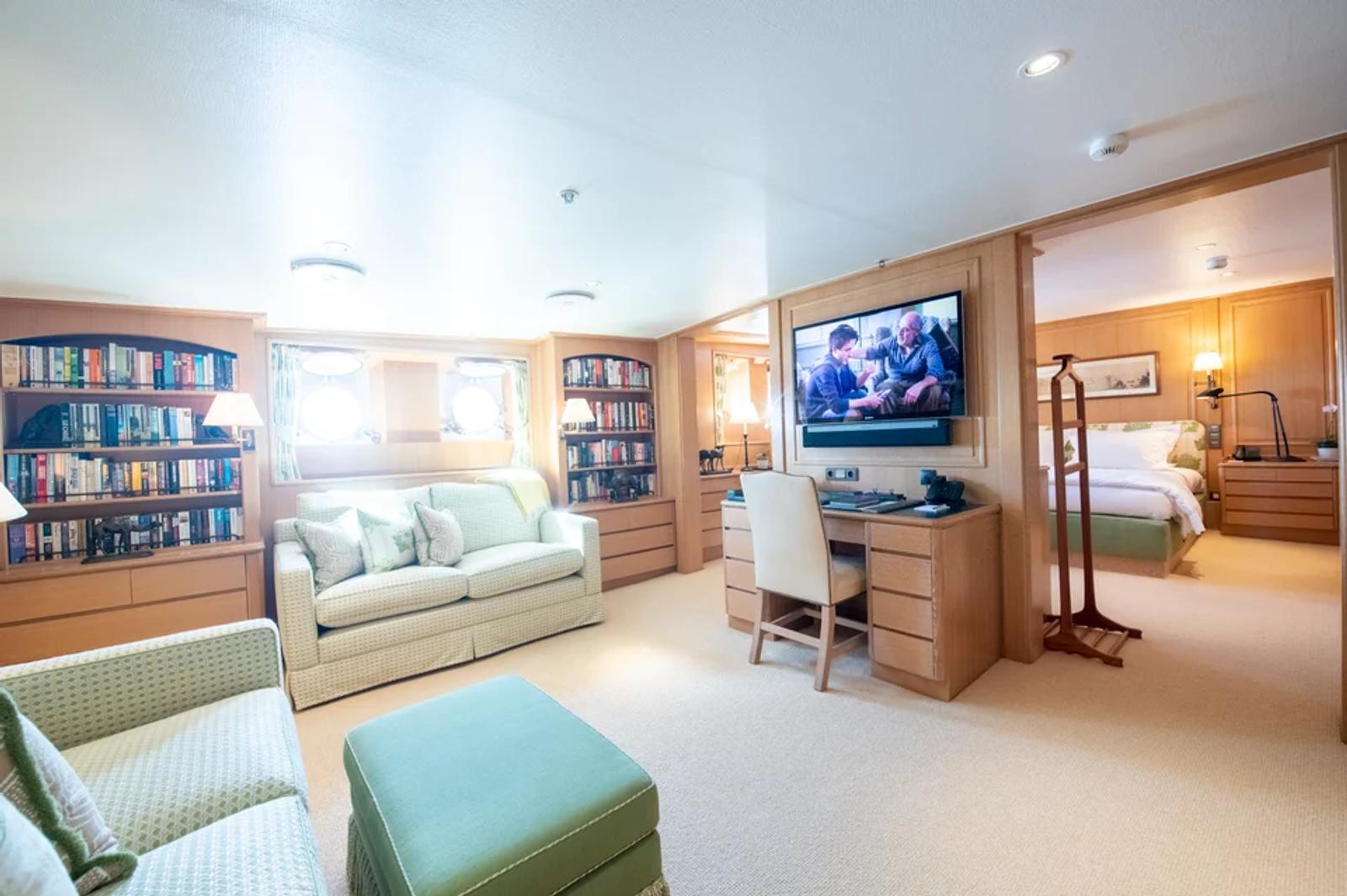 ARCTIC — vip suite sitting room