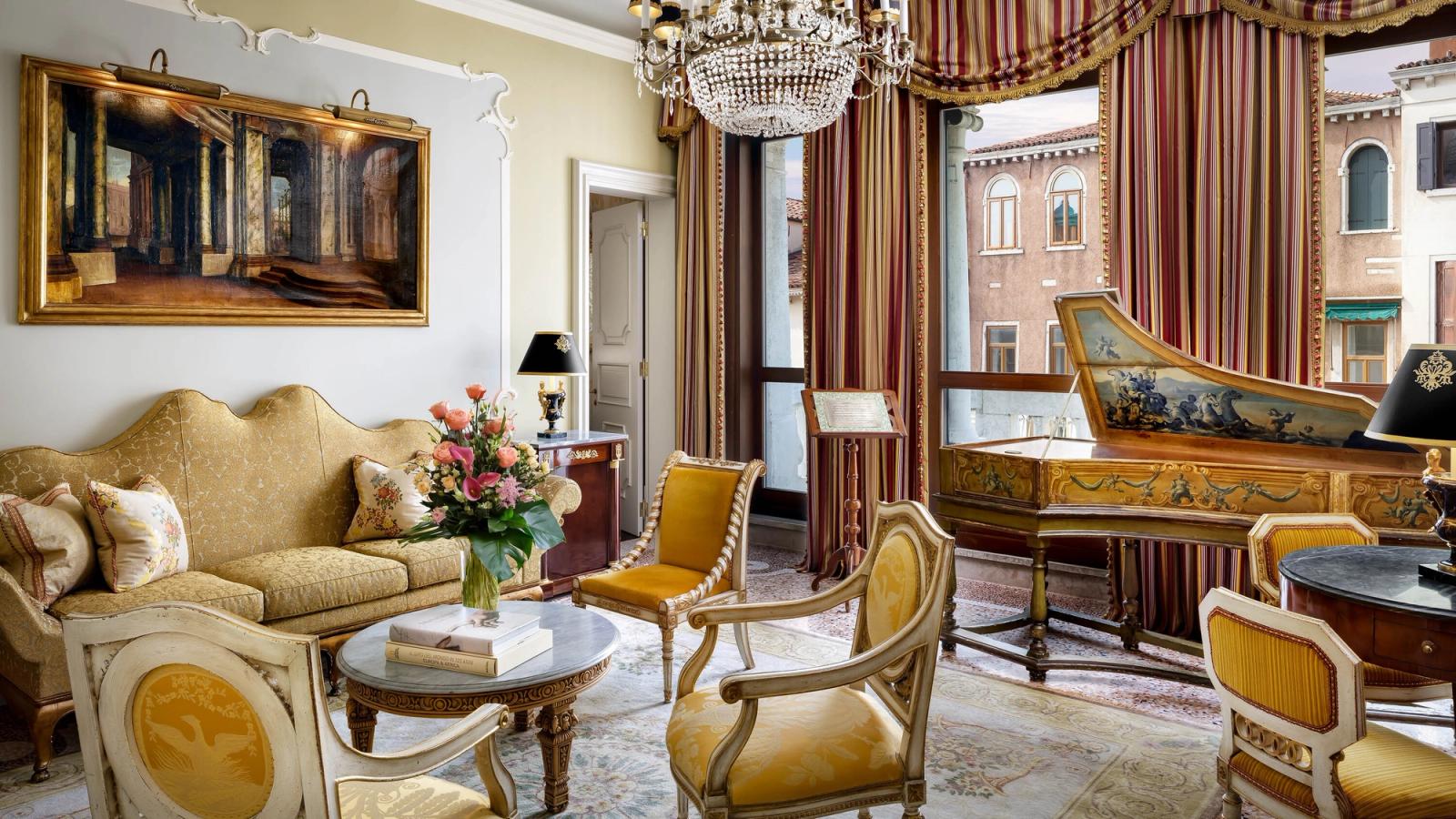 A Heritage suite above the canal