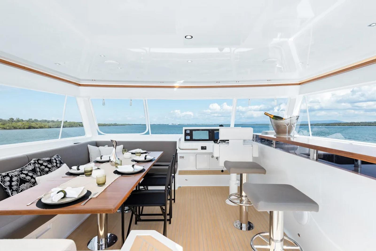 Ginger — GINGER flybridge dining helm