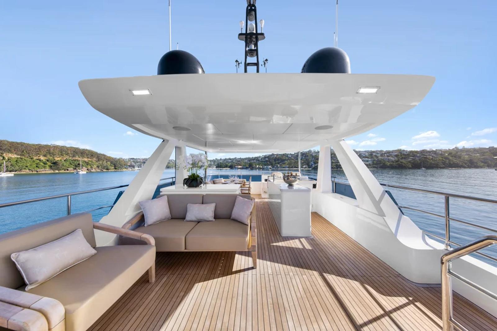 Bluestone 1 — sundeck lounge seating
