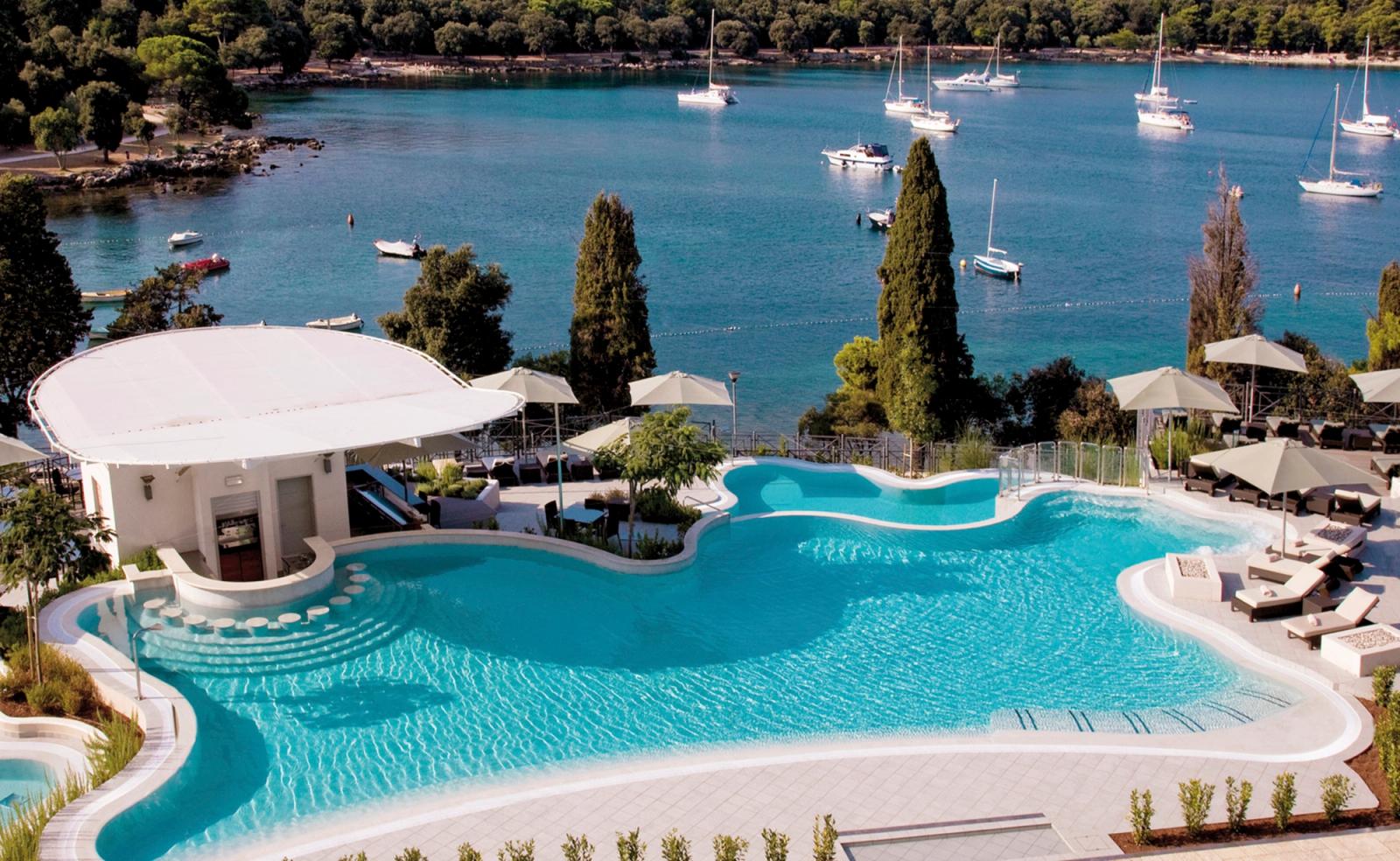 The pool above Lone Bay