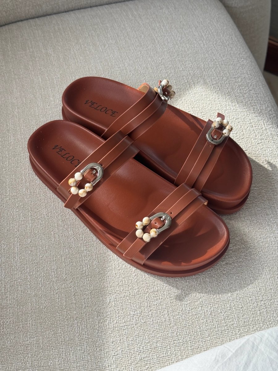 Mules Plates à Boucles Perlées