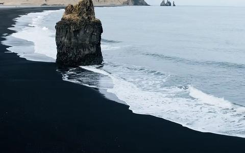 Iceland by Small Ship vs. by Land: Why the Ocean Changes Everything
