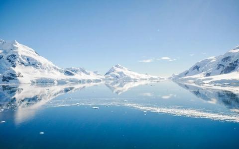 Antarctica Flights vs. Cruise: How People Actually Get There