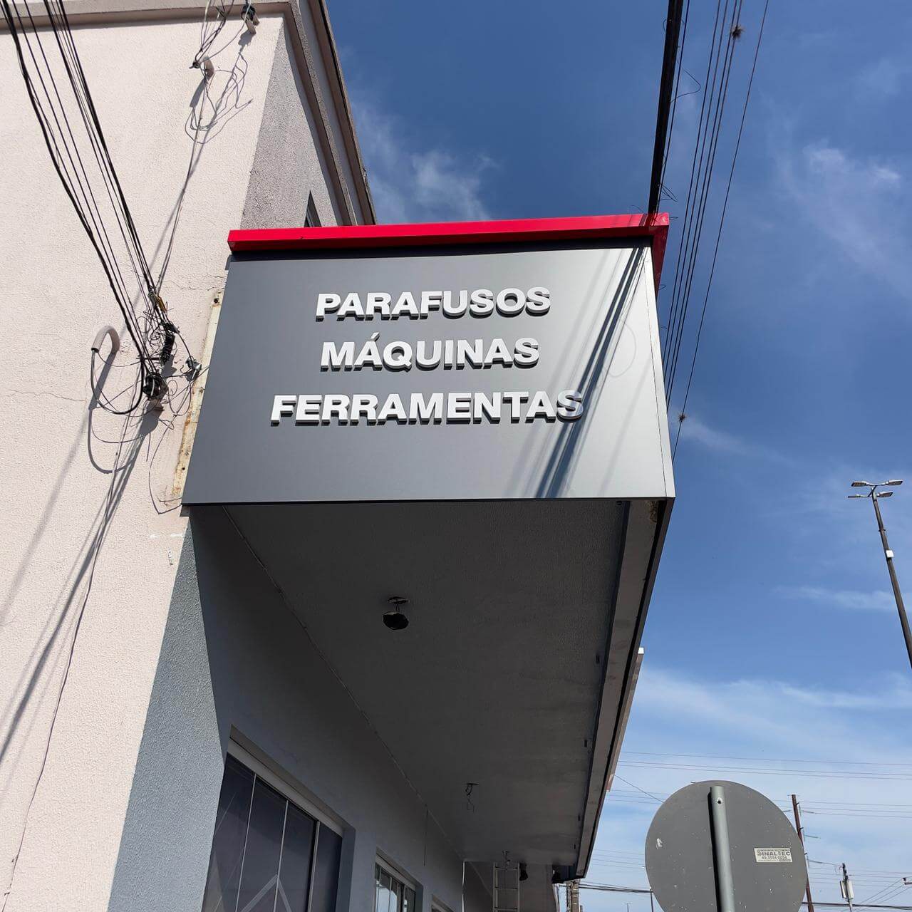 Fachadas e Letreiros — Only Comunicação