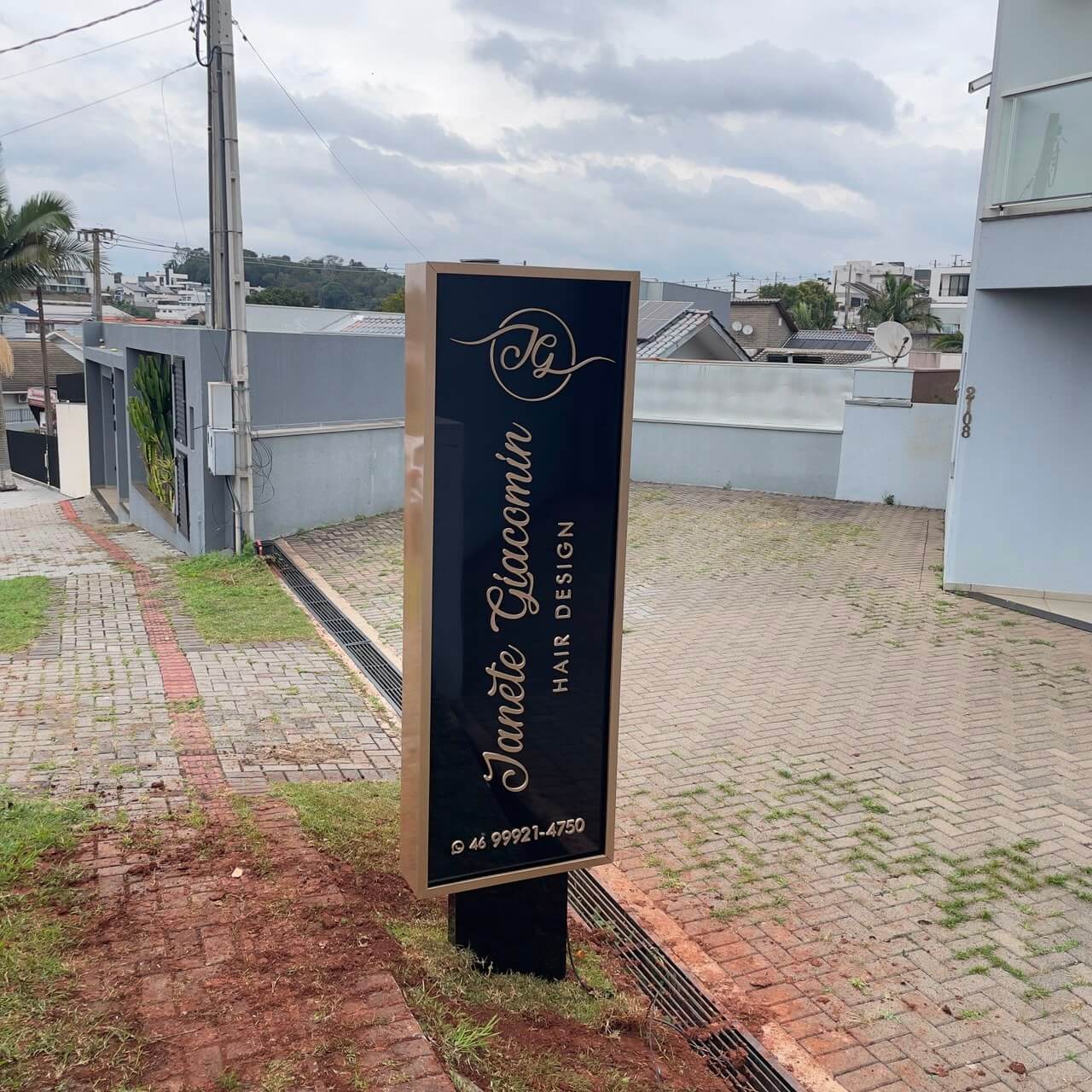 Fachadas e Letreiros — Only Comunicação