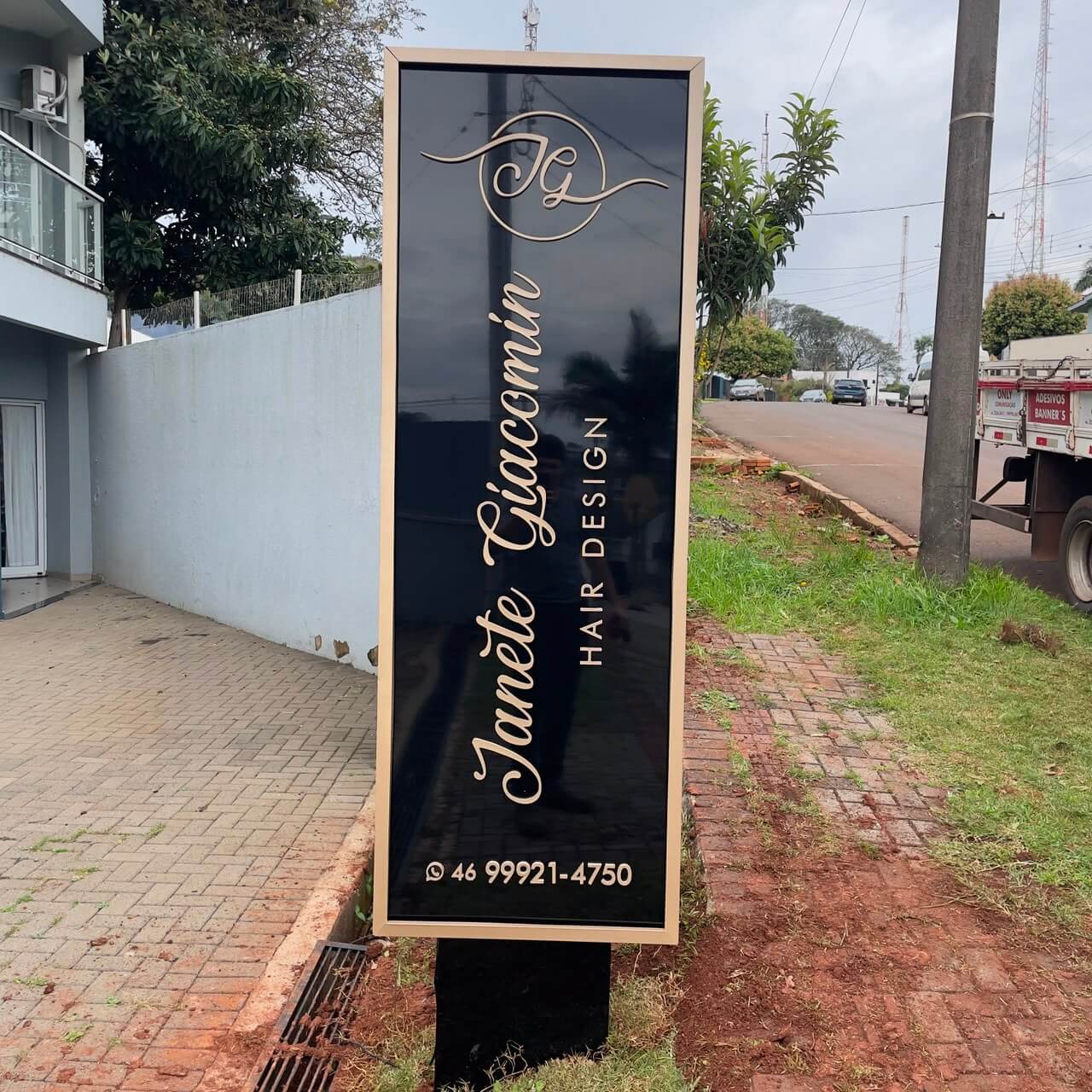Fachadas e Letreiros — Only Comunicação