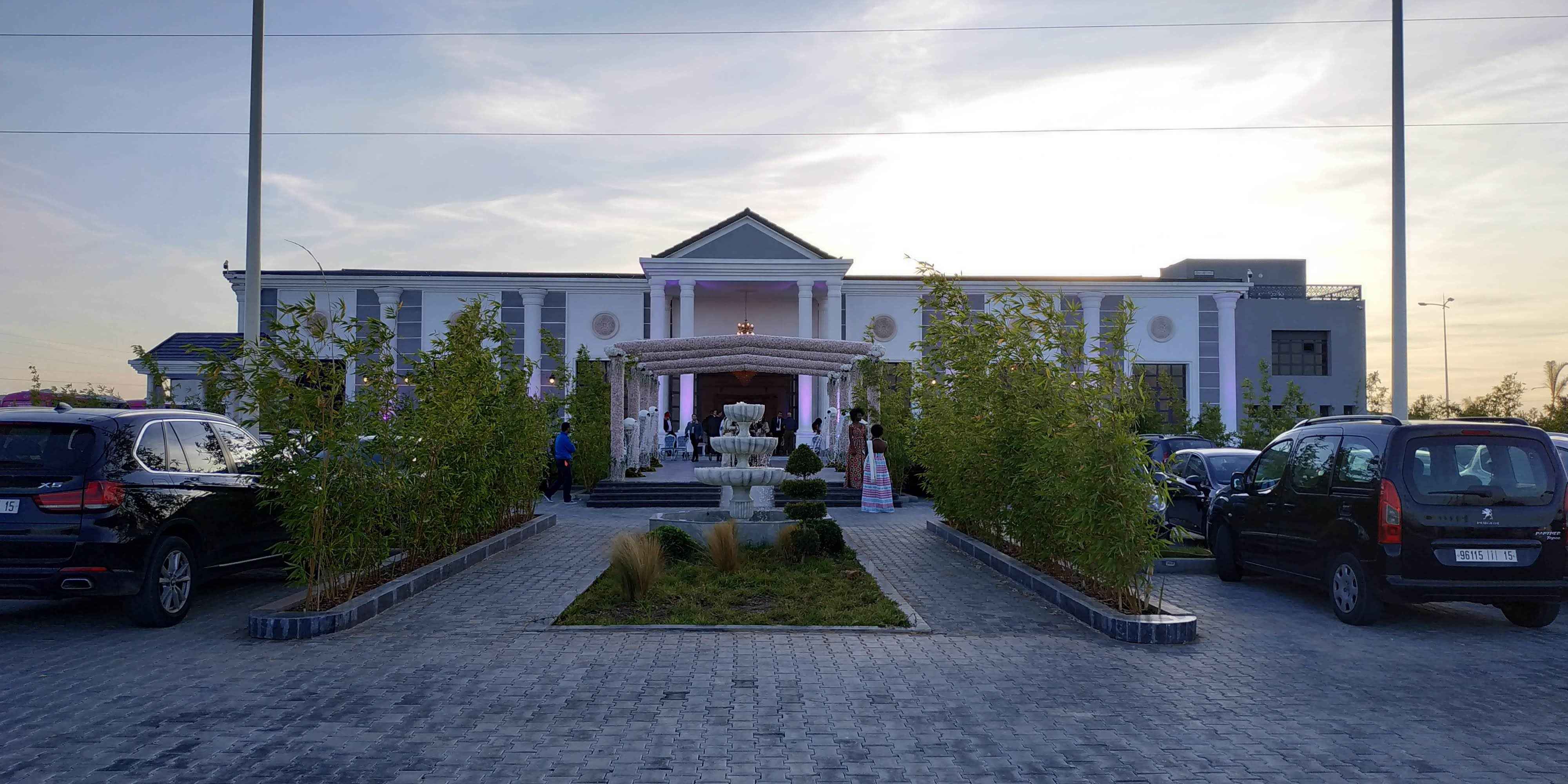 إعداد زفاف أنيق في قصر بنجلون في فاس، المغرب