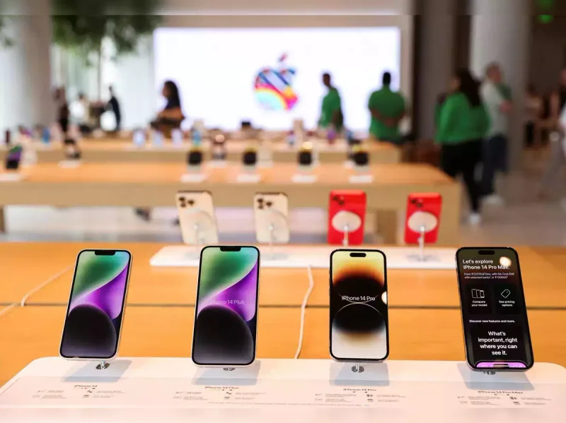 apple to completely switch to oled for iphone display from 2025 nikkei says 1
