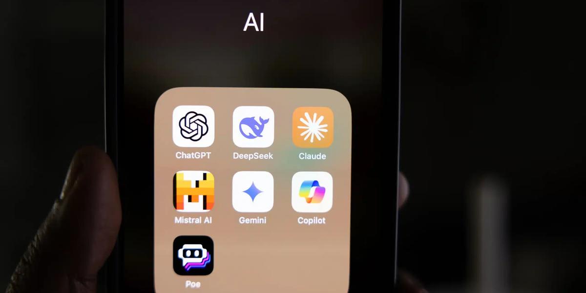 Small 3 של Mistral AI – מודל AI קל שרץ על MacBook
