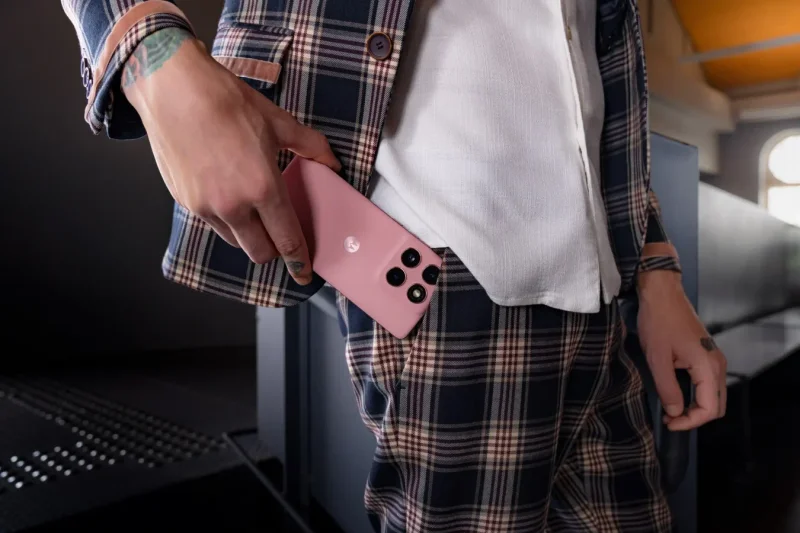 2025-motorola-edge-edge-60-fusion-gallery-shoot-photos-3-scaled (1)