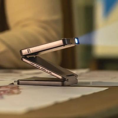 Aurzen Zip: המקרן הנייד שמתקפל לשלושה