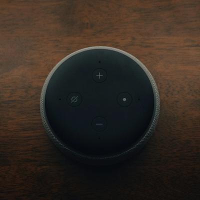 Alexa+ עוברת ל-Claude: שינוי גדול לעוזרת הקולית של אמזון