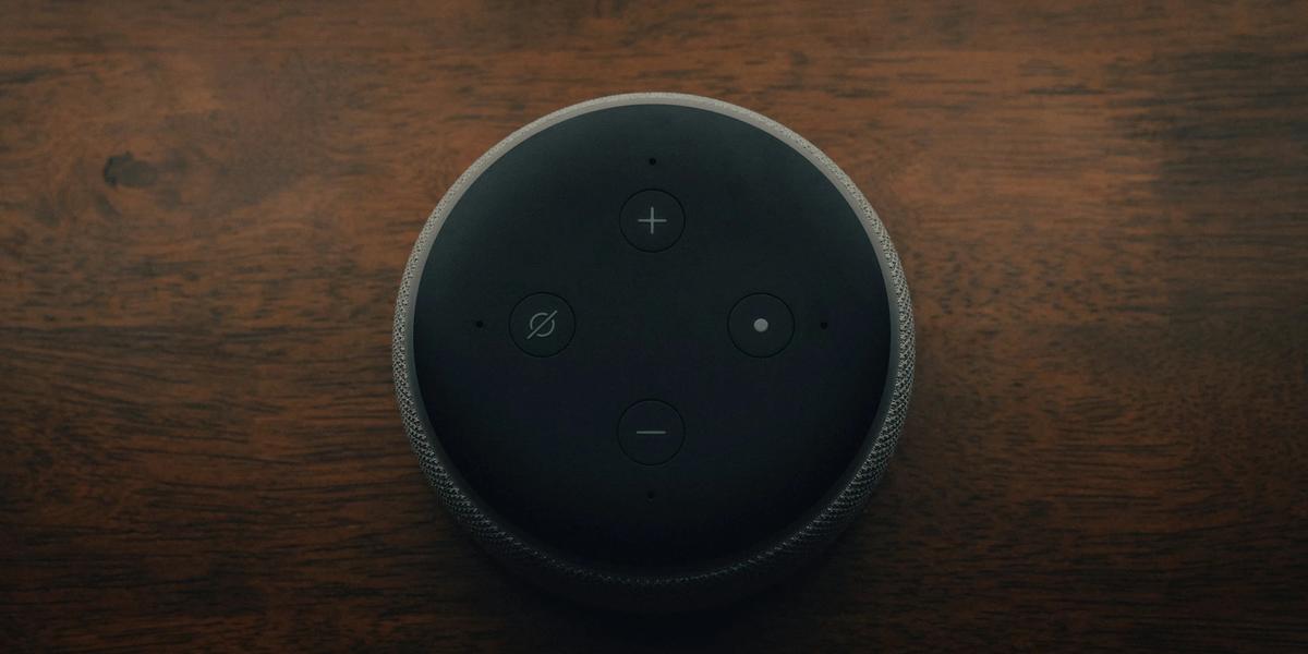 Alexa+ עוברת ל-Claude: שינוי גדול לעוזרת הקולית של אמזון