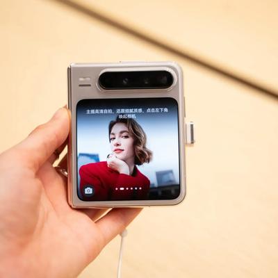 Huawei Pura X: הסמארטפון המתקפל הכי מוזר שראינו