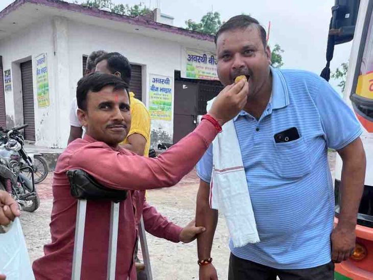 कुर्सी बाजार से कानपुर के लिए सीधी बस सेवा शुरू, क्षेत्रवासियों की मांग हुई पूरी