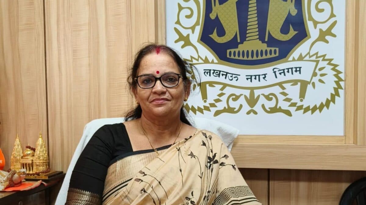 उच्च न्यायालय द्वारा लखनऊ मेयर के अधिकार क्षेत्र में कटौती, प्रशासनिक कार्यभार DM को सौंपा गया