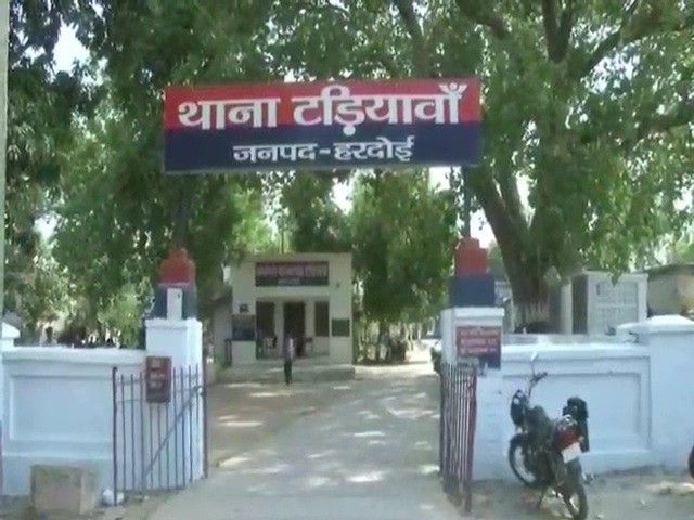 हरदोई के टड़ियावां थाना क्षेत्र में शादी से 13 दिन पूर्व लापता हुई युवती की मां ने एफ आई आर दर्ज कराई, पुलिस ने जांच शुरू की