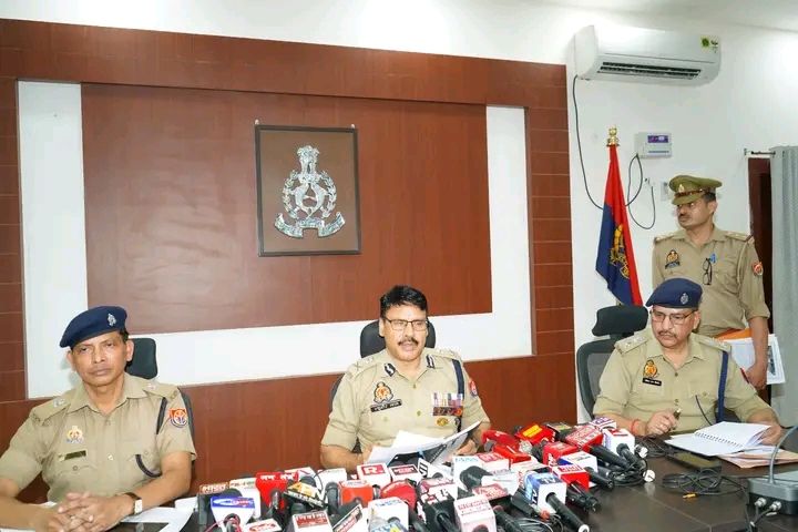 कानपुर पुलिस का बड़ा खुलासा, फर्जी डिग्री फैक्ट्री का भंडाफोड़ दो गिरफ्तार