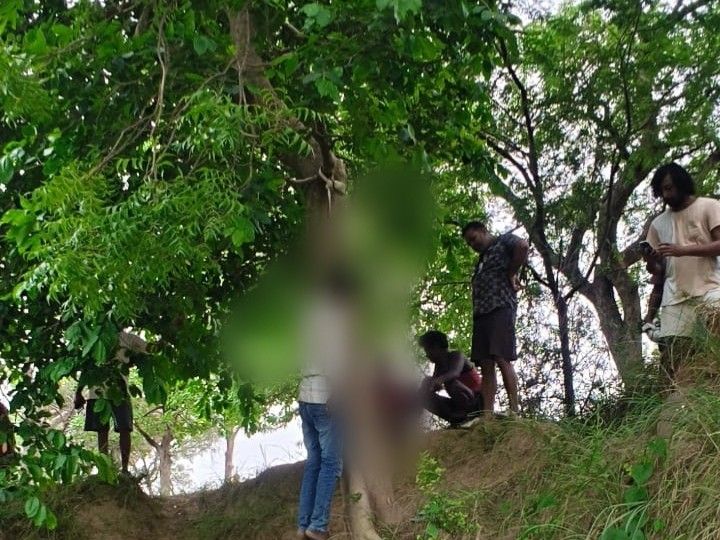चित्रकूट में पेड़ से लटका मिला युवक का शव, पुलिस ने की जांच